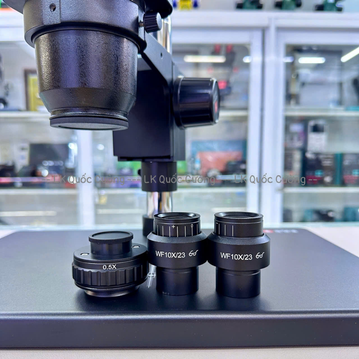 Kính hiển vi 3 mắt YCS 6575X