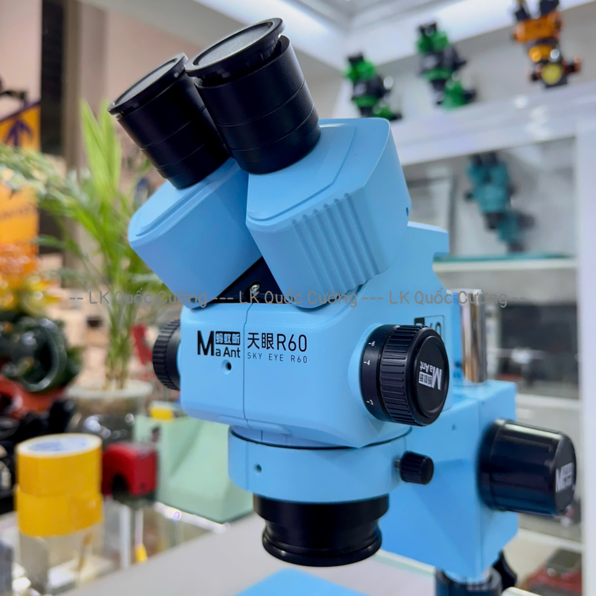 Kính hiển vi 3 mắt MaAnt R60