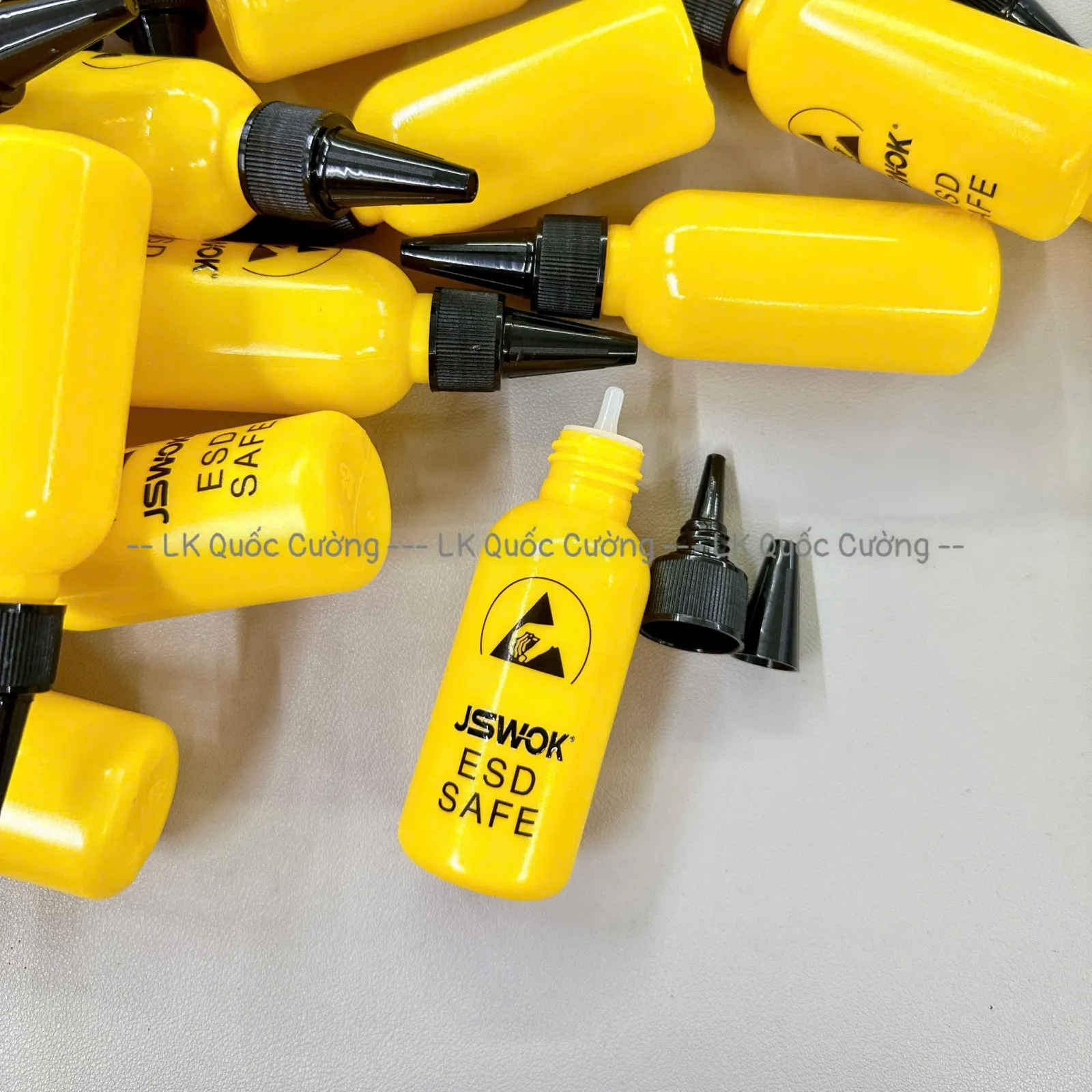 Bình nhựa JSWOK 60ml/ xanh-vàng