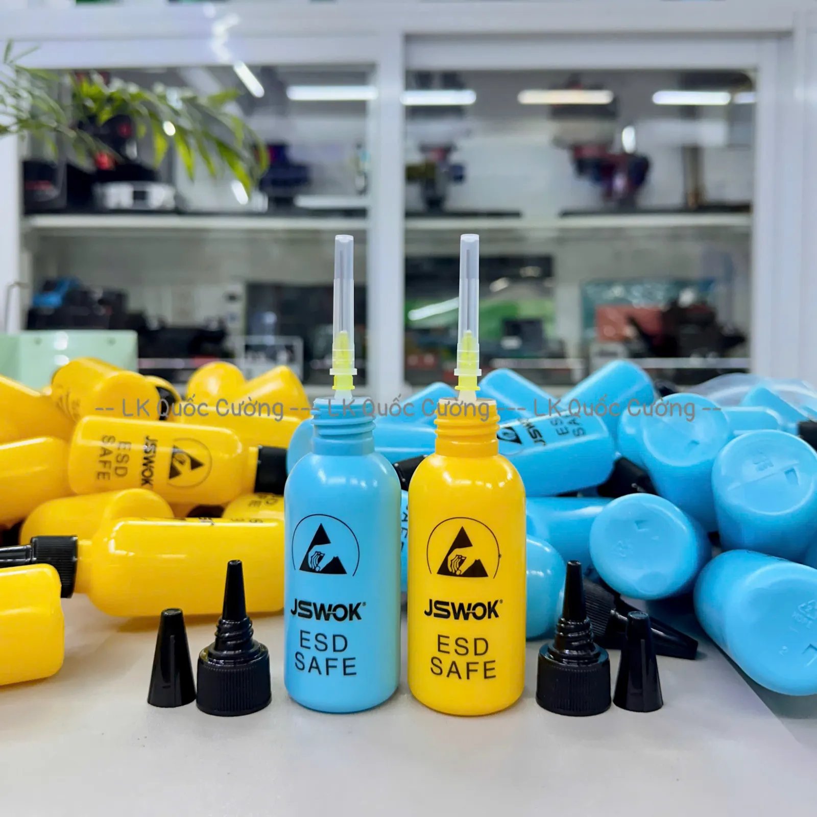 Bình nhựa JSWOK 60ml/ xanh-vàng