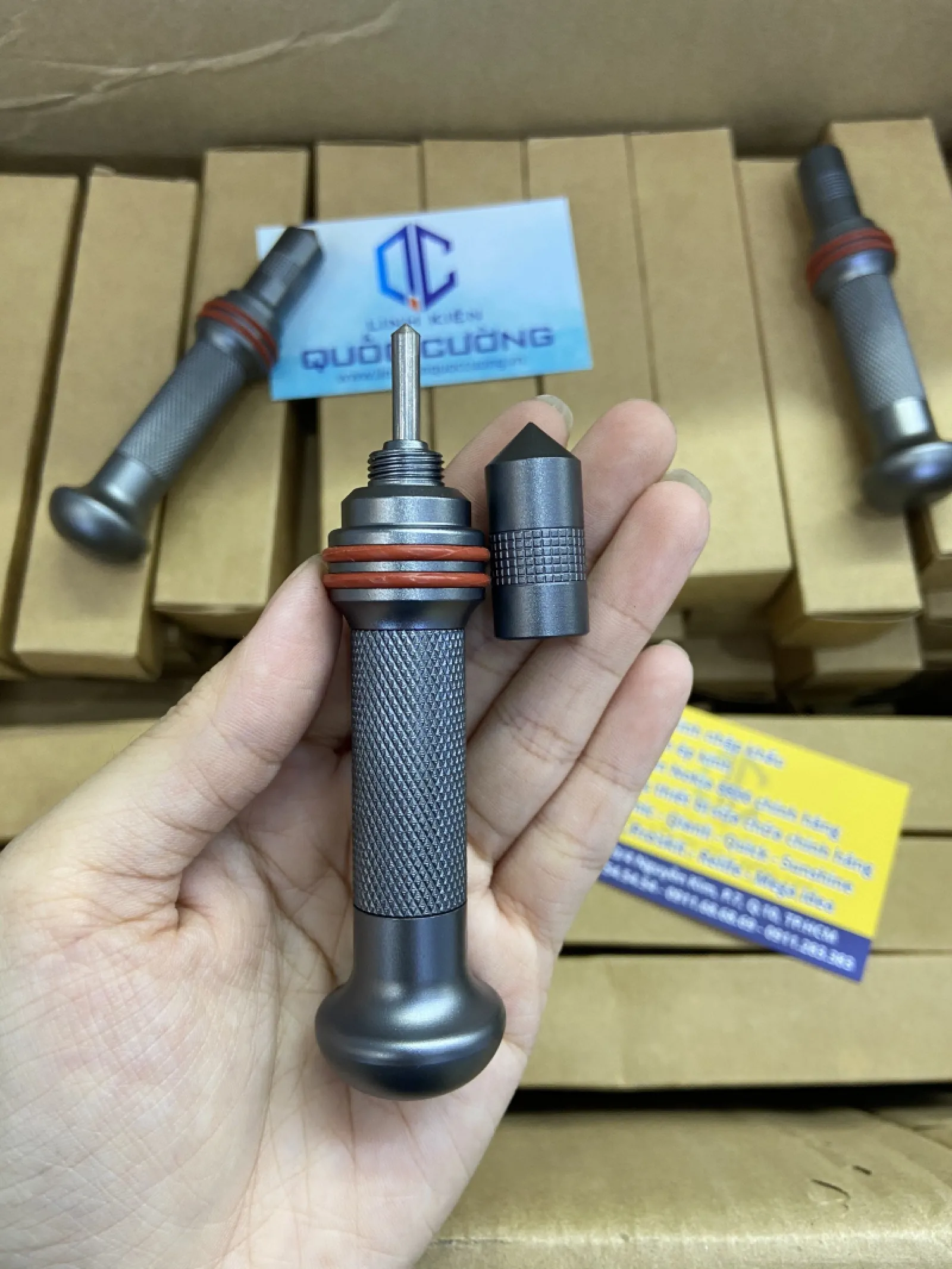 Bút Phá Kính Lưng