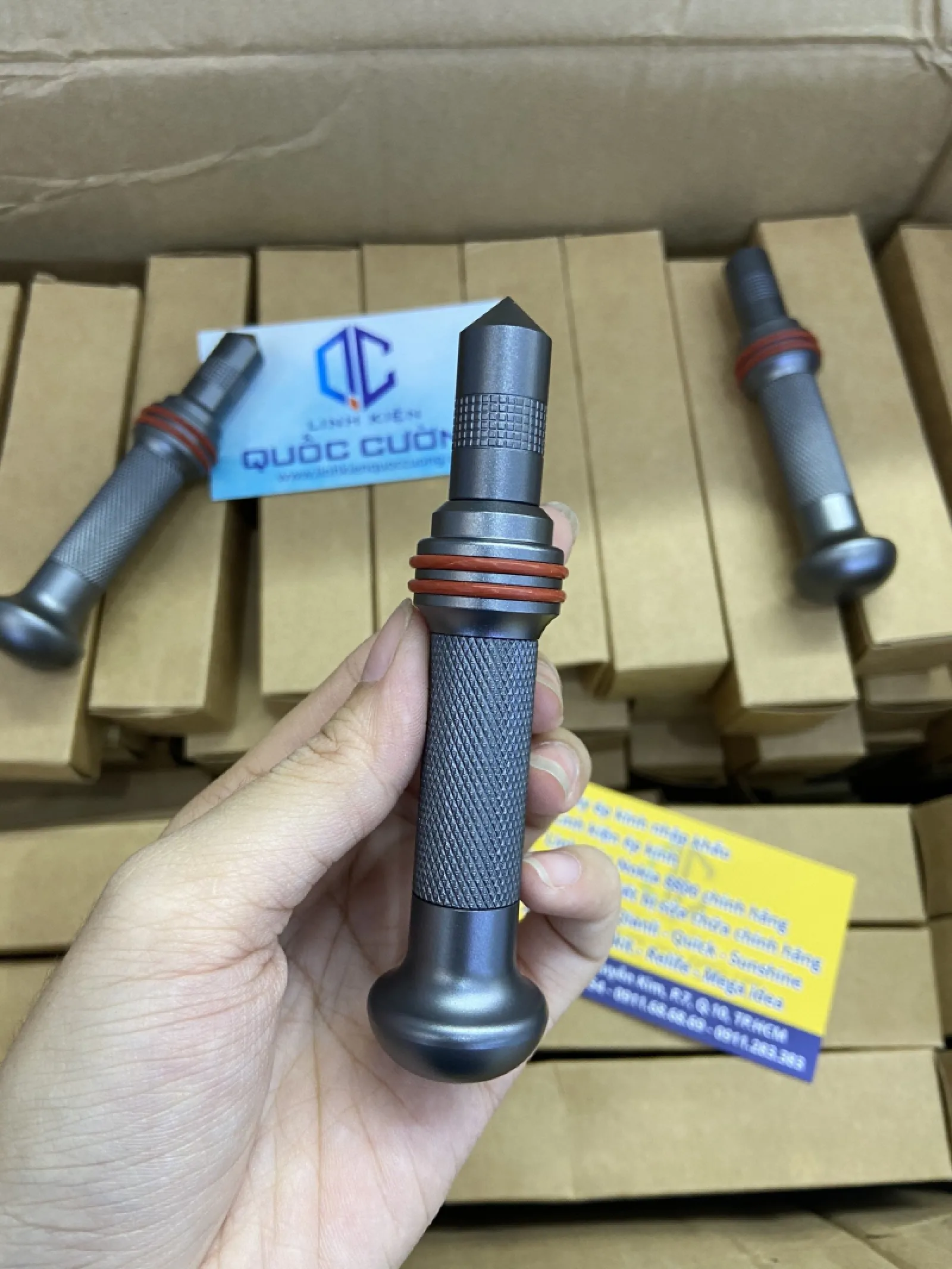 Bút Phá Kính Lưng