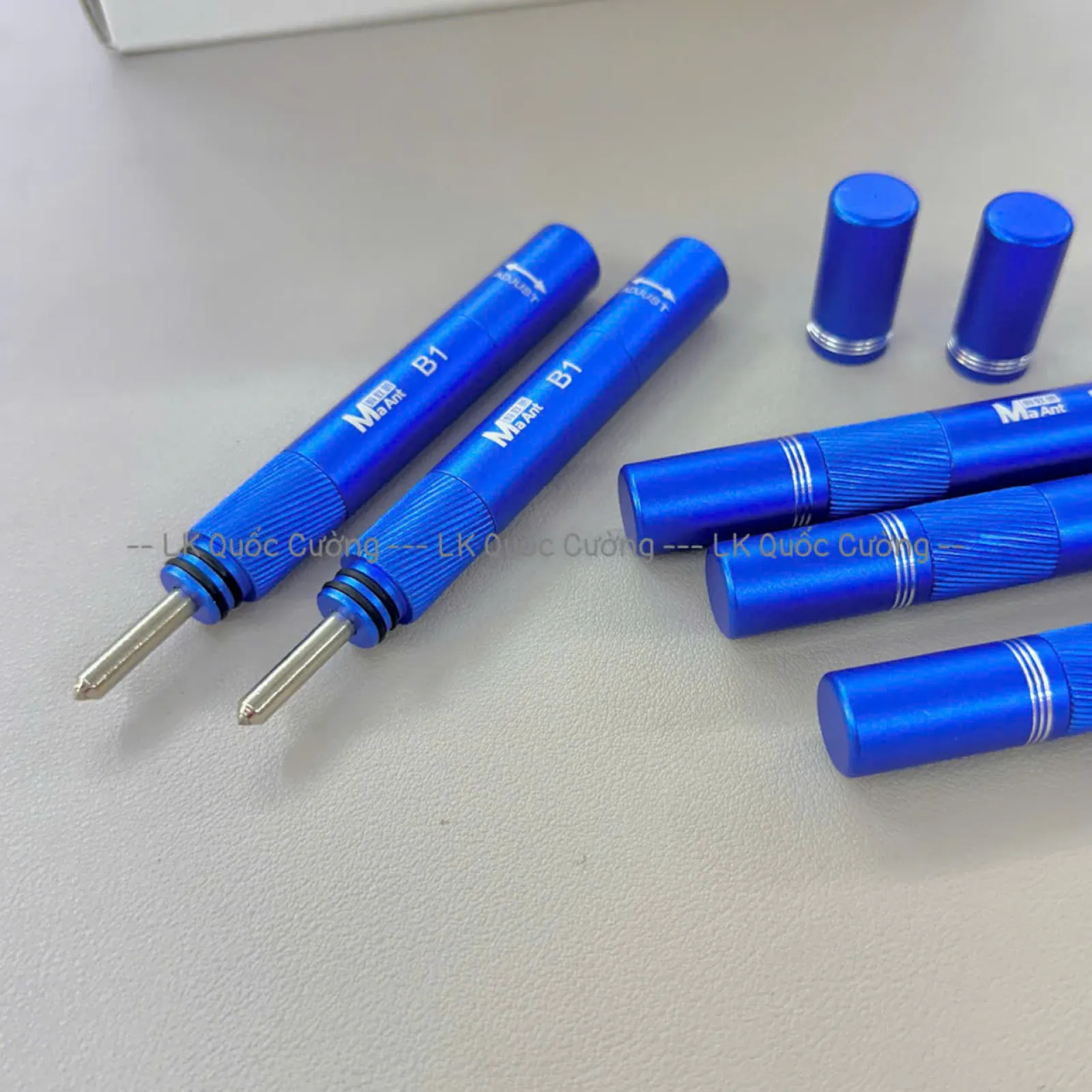 Bút phá kính lưng MaAnt B1