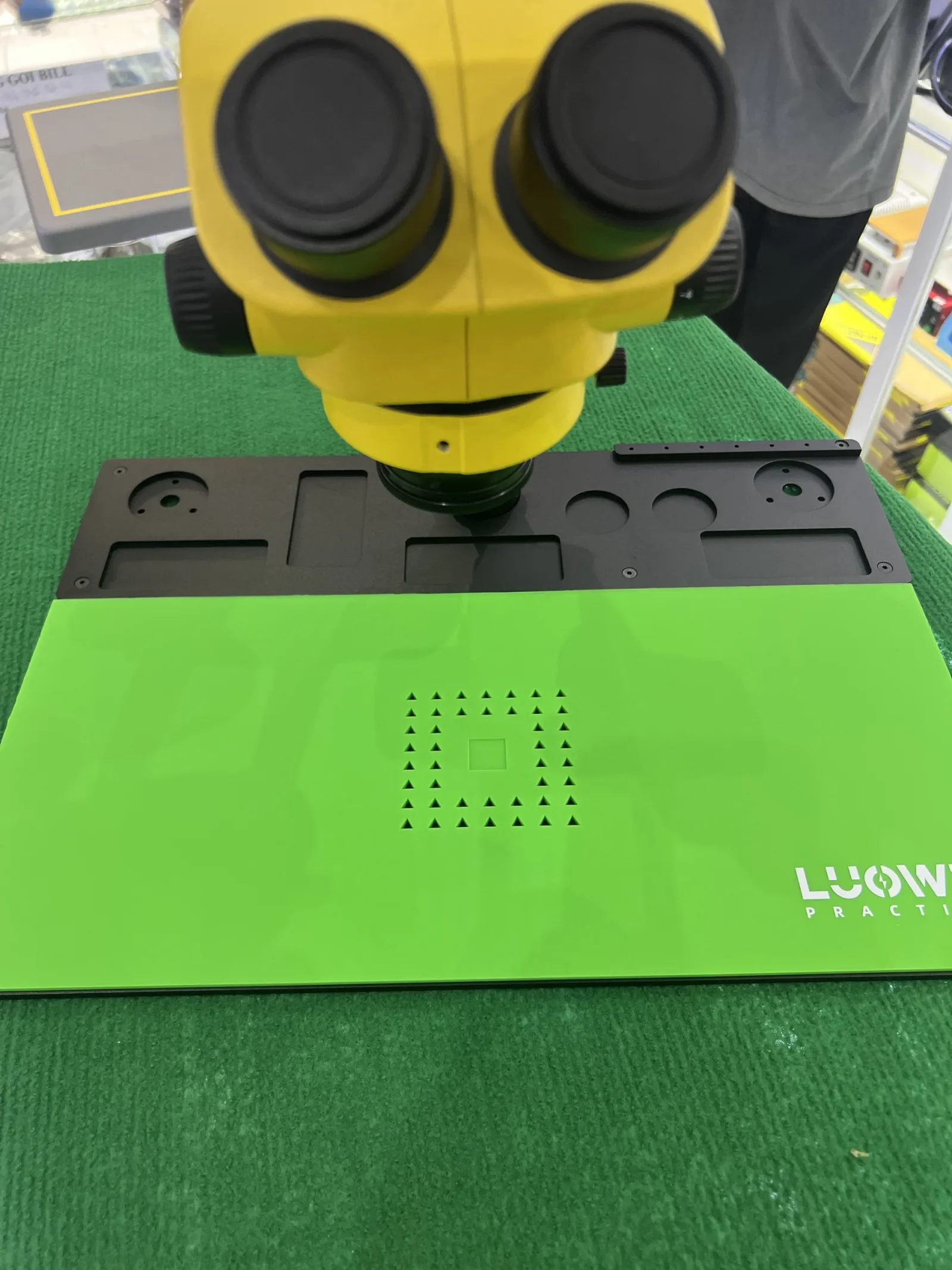 Đế nhôm gắn kính hiển vi Luowei LW-M1