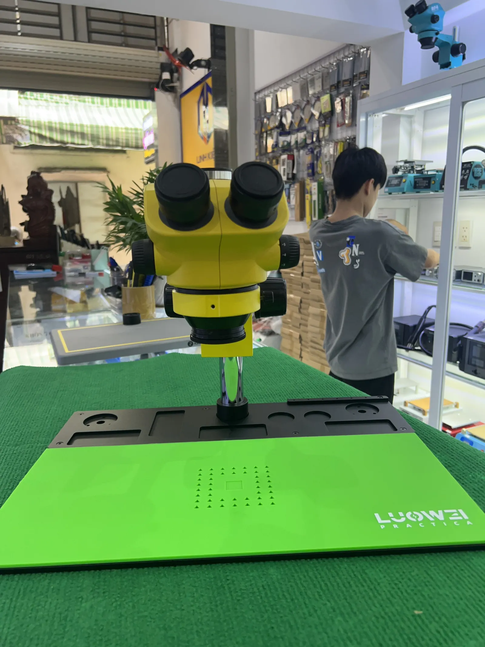 Đế nhôm gắn kính hiển vi Luowei LW-M1