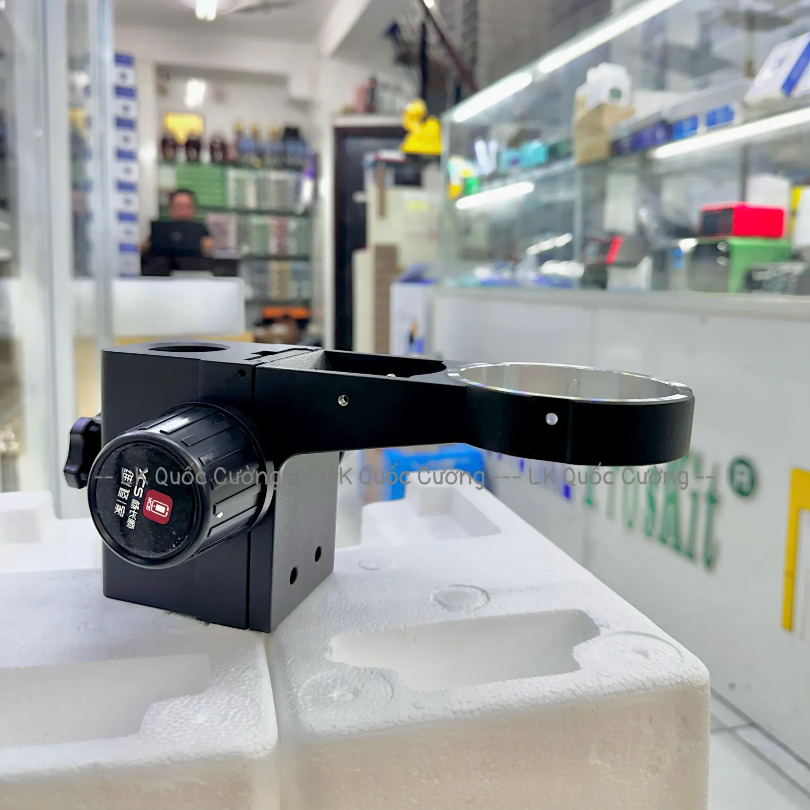 Giá đỡ kính hiển vi YCS