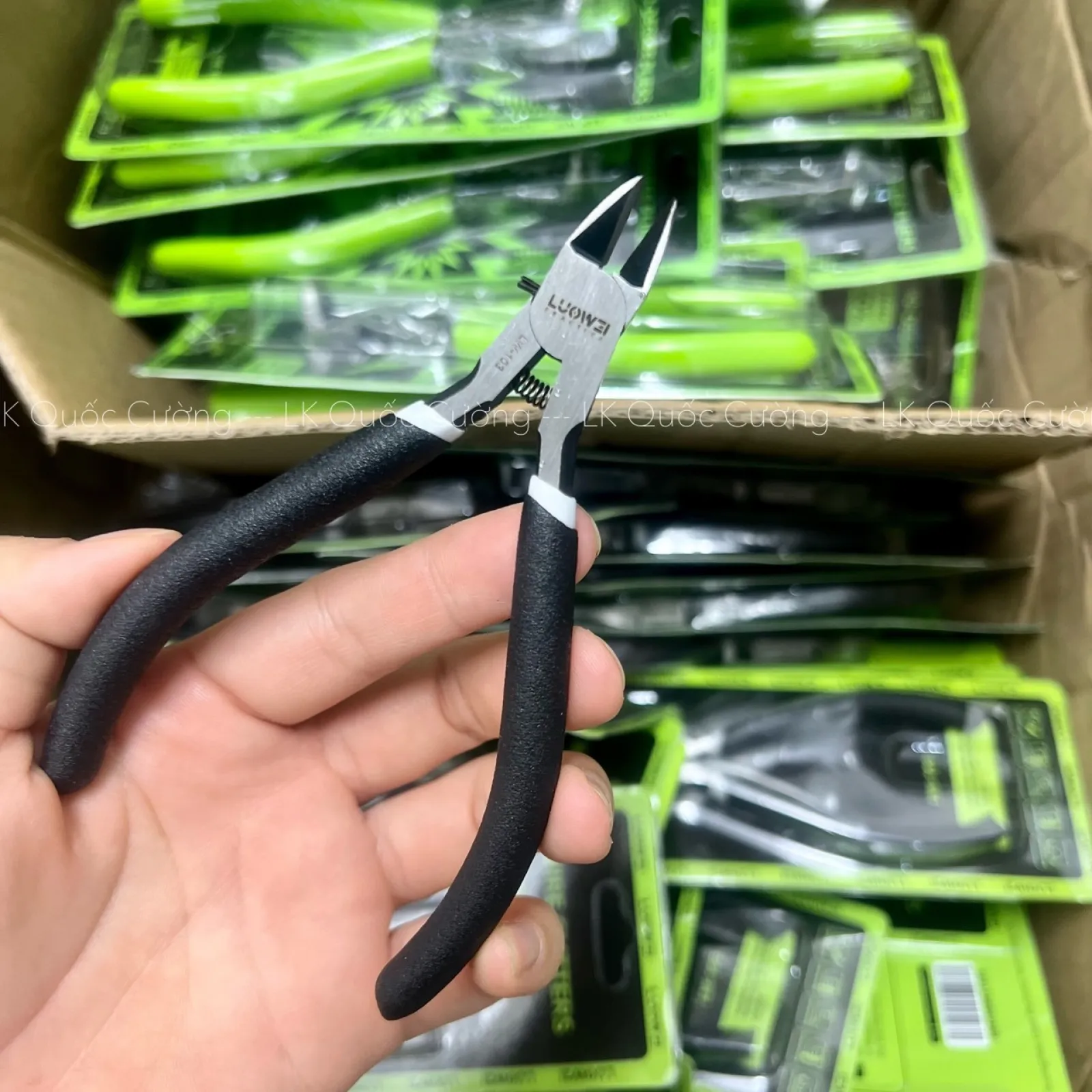 Kềm cắt seal Luowei LW-103