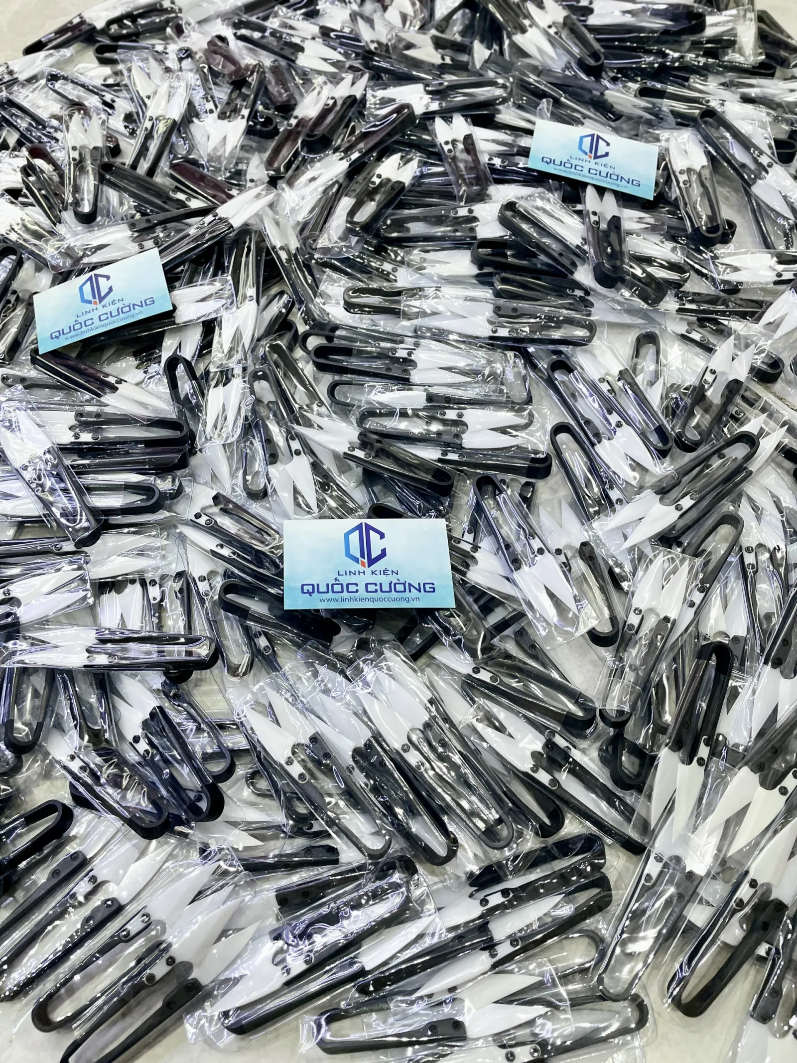 Kéo Sứ Cắt Cell Pin