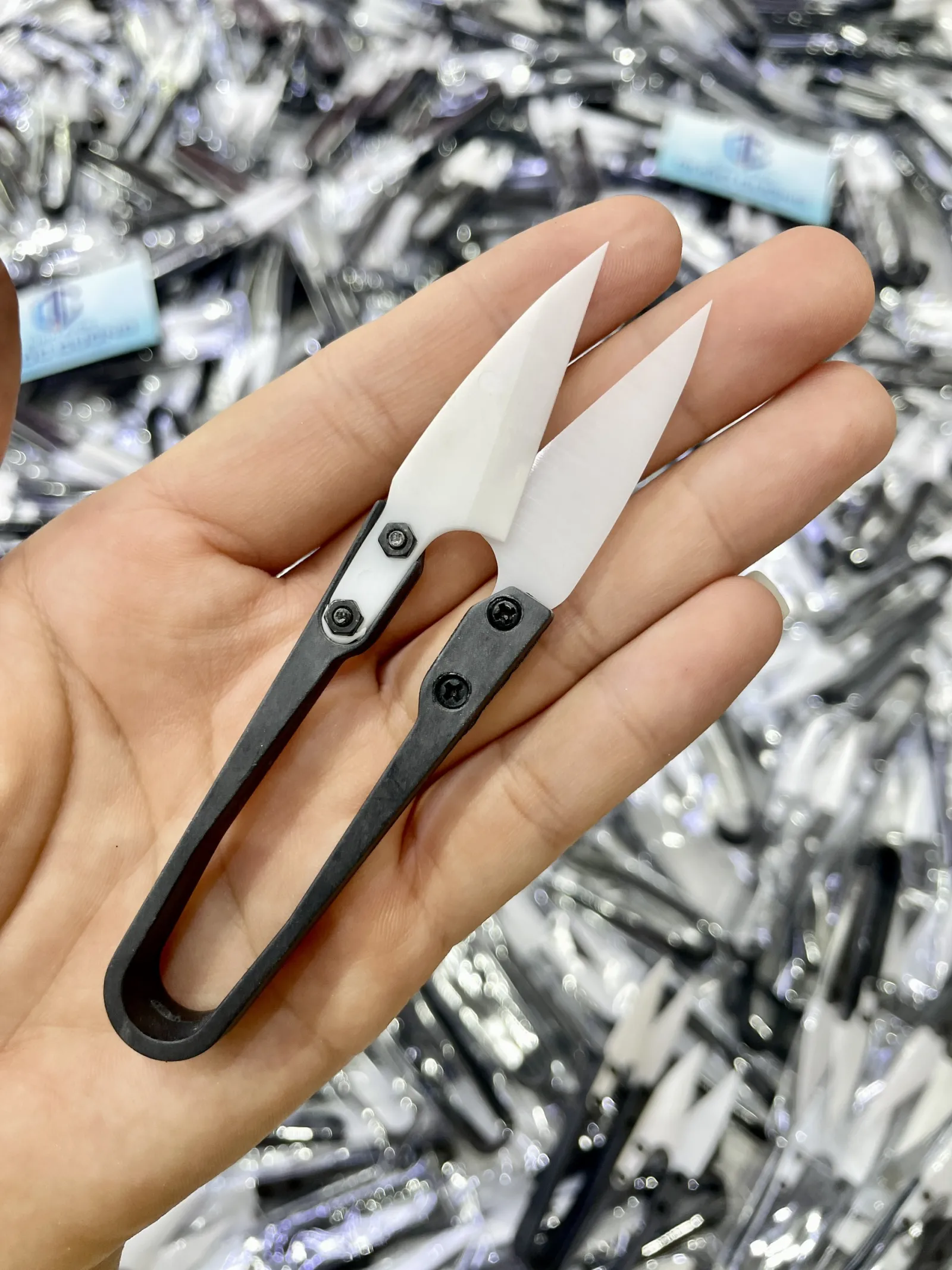 Kéo Sứ Cắt Cell Pin