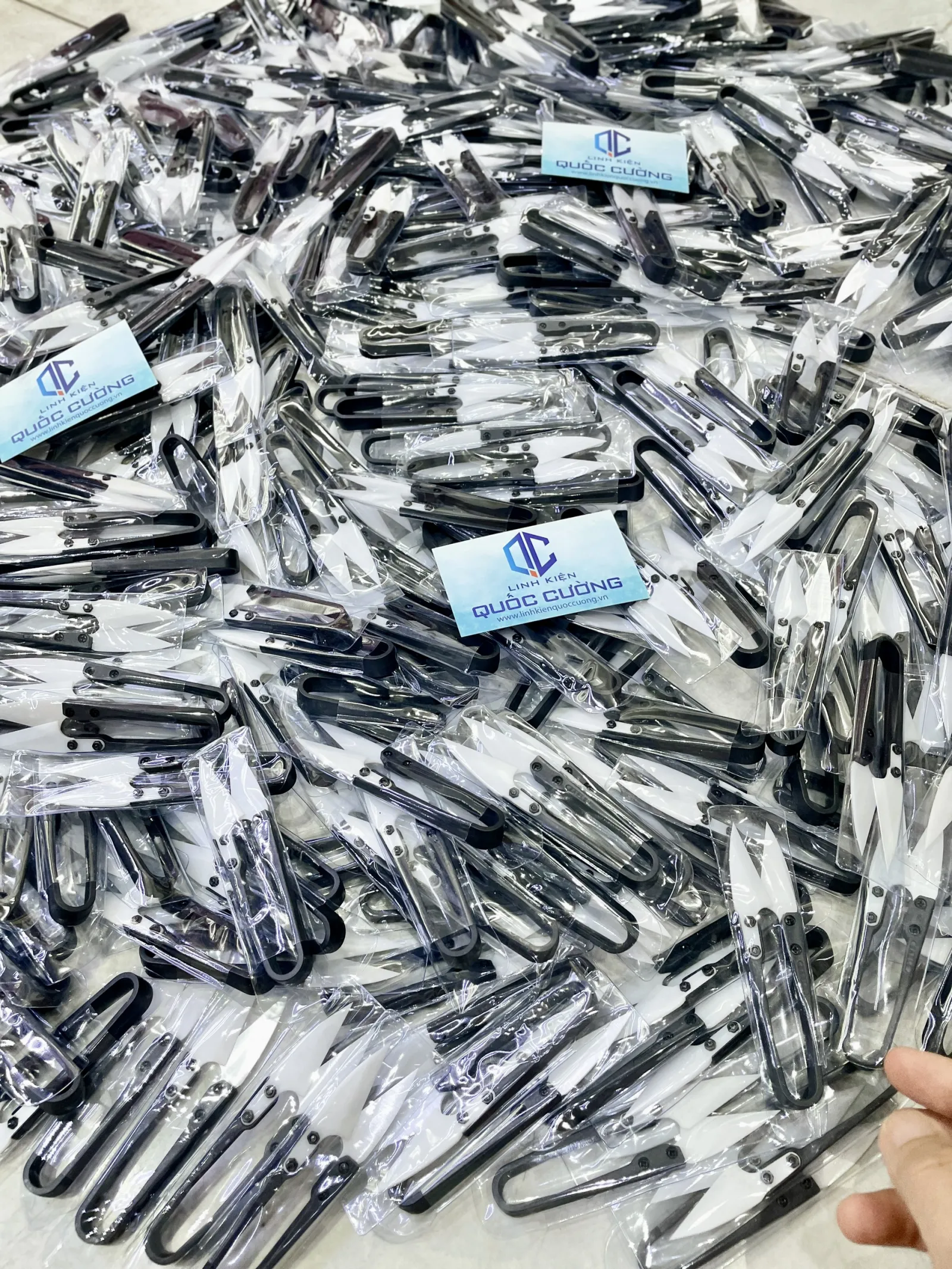 Kéo Sứ Cắt Cell Pin