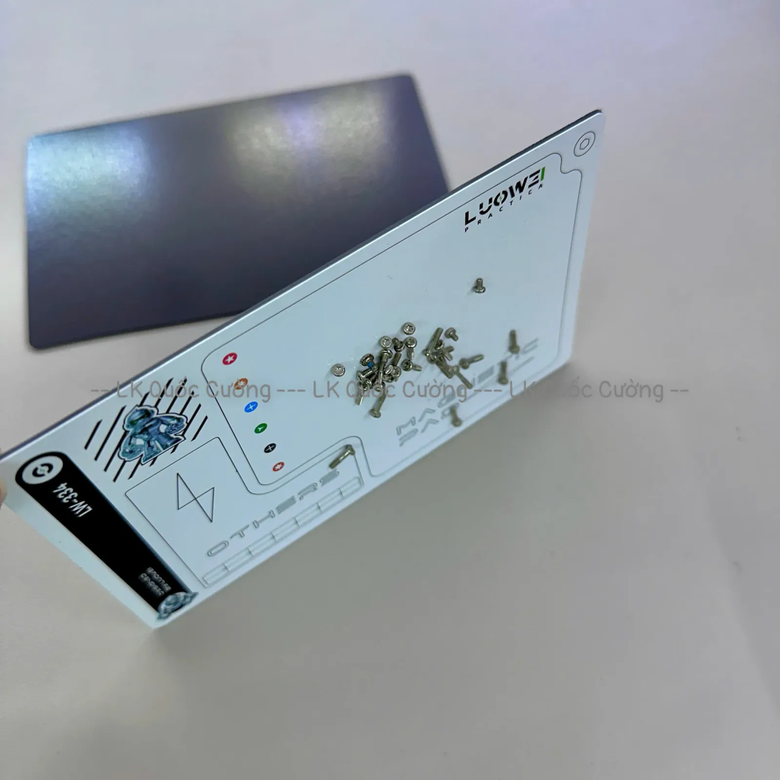 Khay nam châm đựng ốc Luowei LW-334