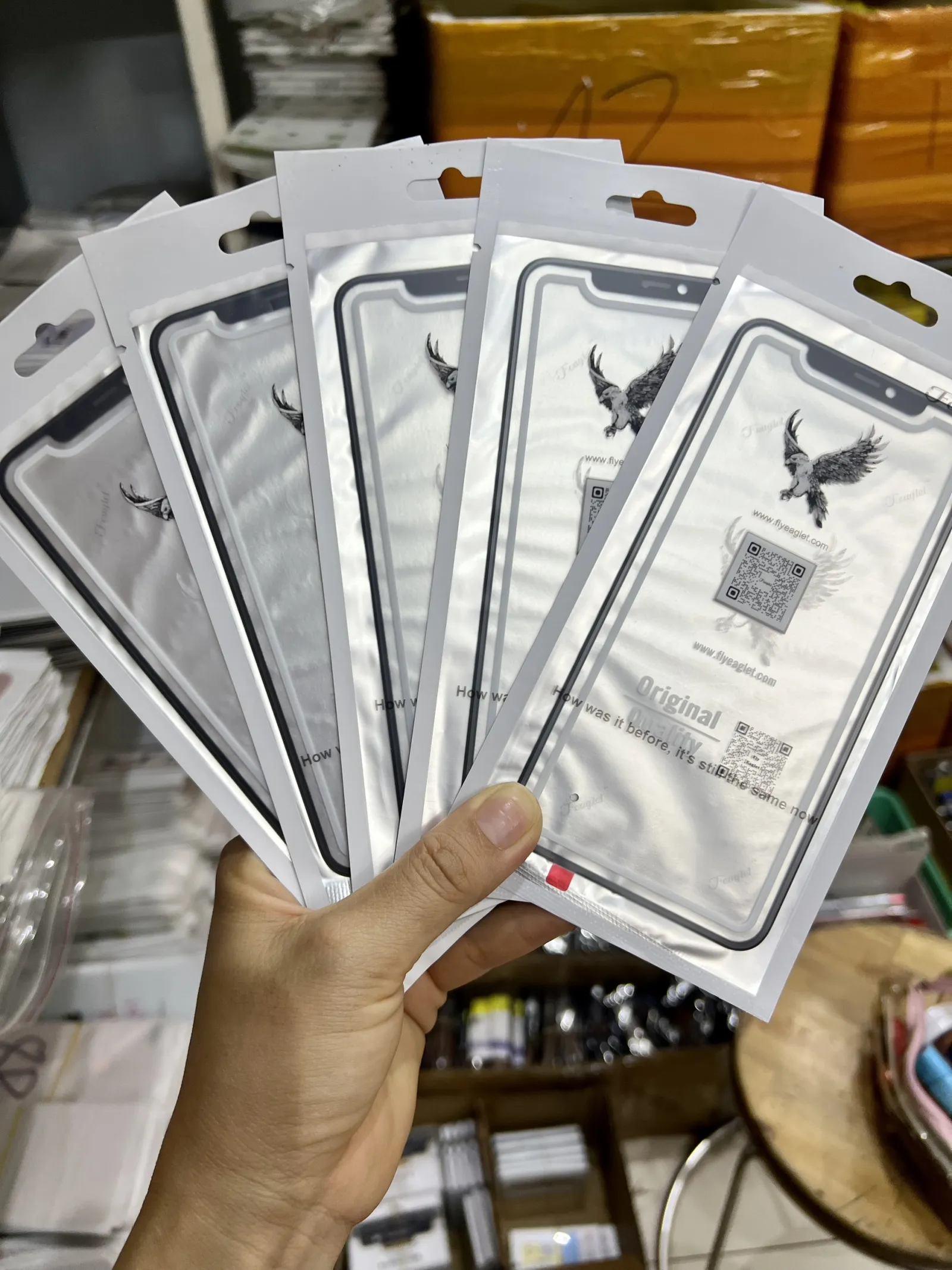 Kính 11PM Đại Bàng có keo