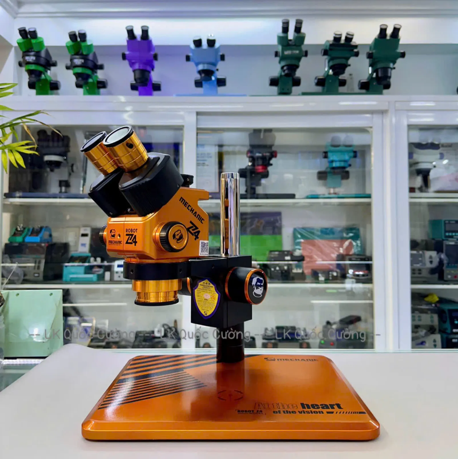 Kính hiển vi 3 mắt Mechanic Robo Z4
