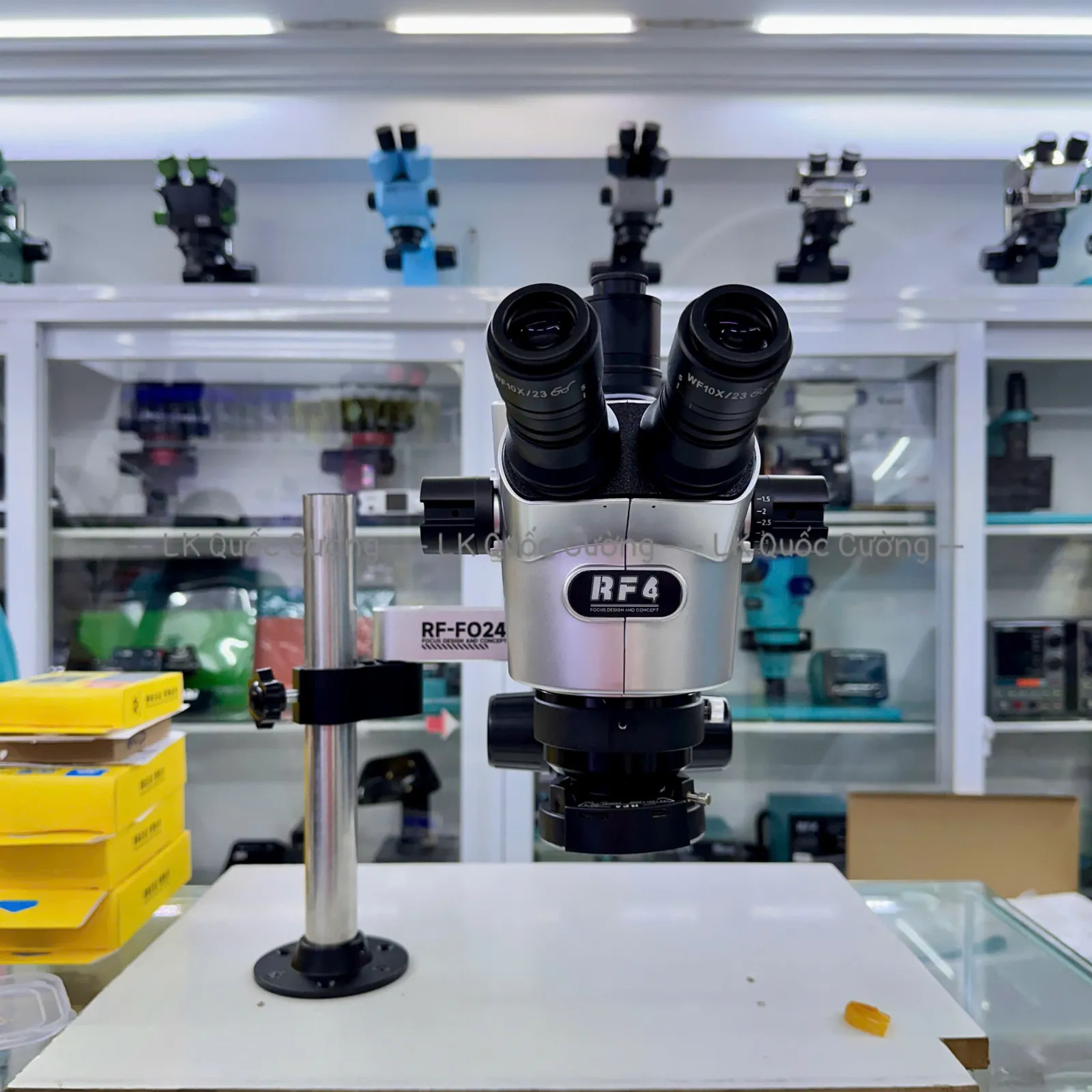Kính hiển vi 3 mắt RF4 CX71R Premium kèm trục xoay F024/ Zoom 6.5X  