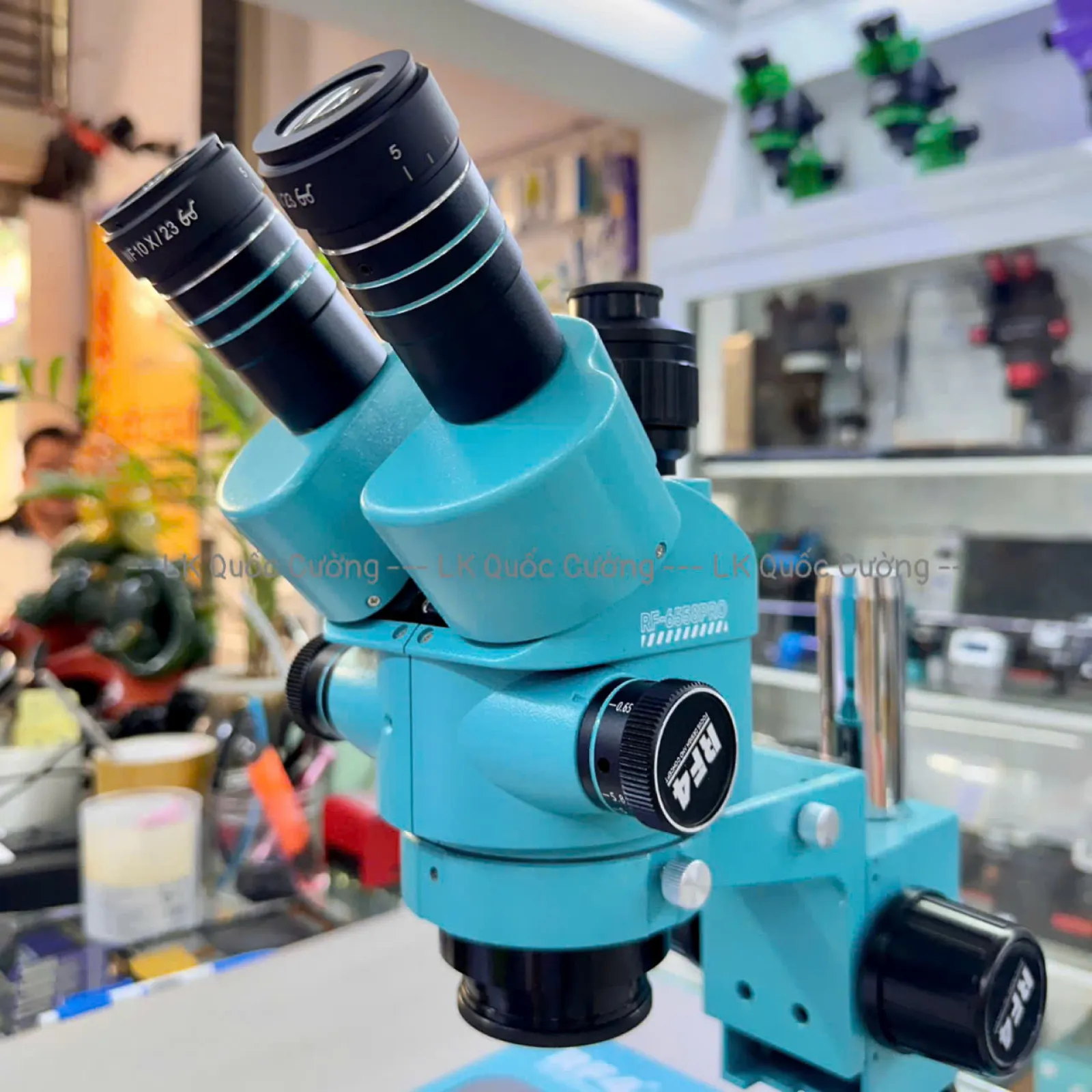 Kính hiển vi 3 mắt RF4 RF-6558Pro