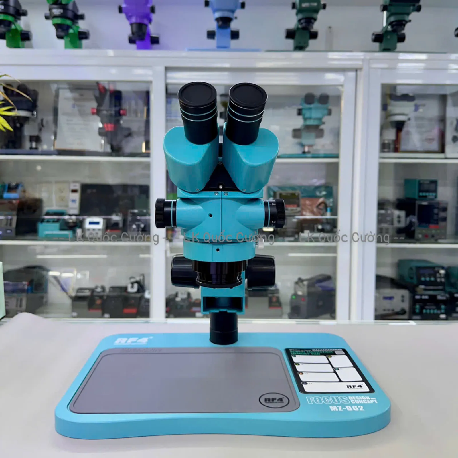 Kính hiển vi 3 mắt RF4 RF-6558Pro