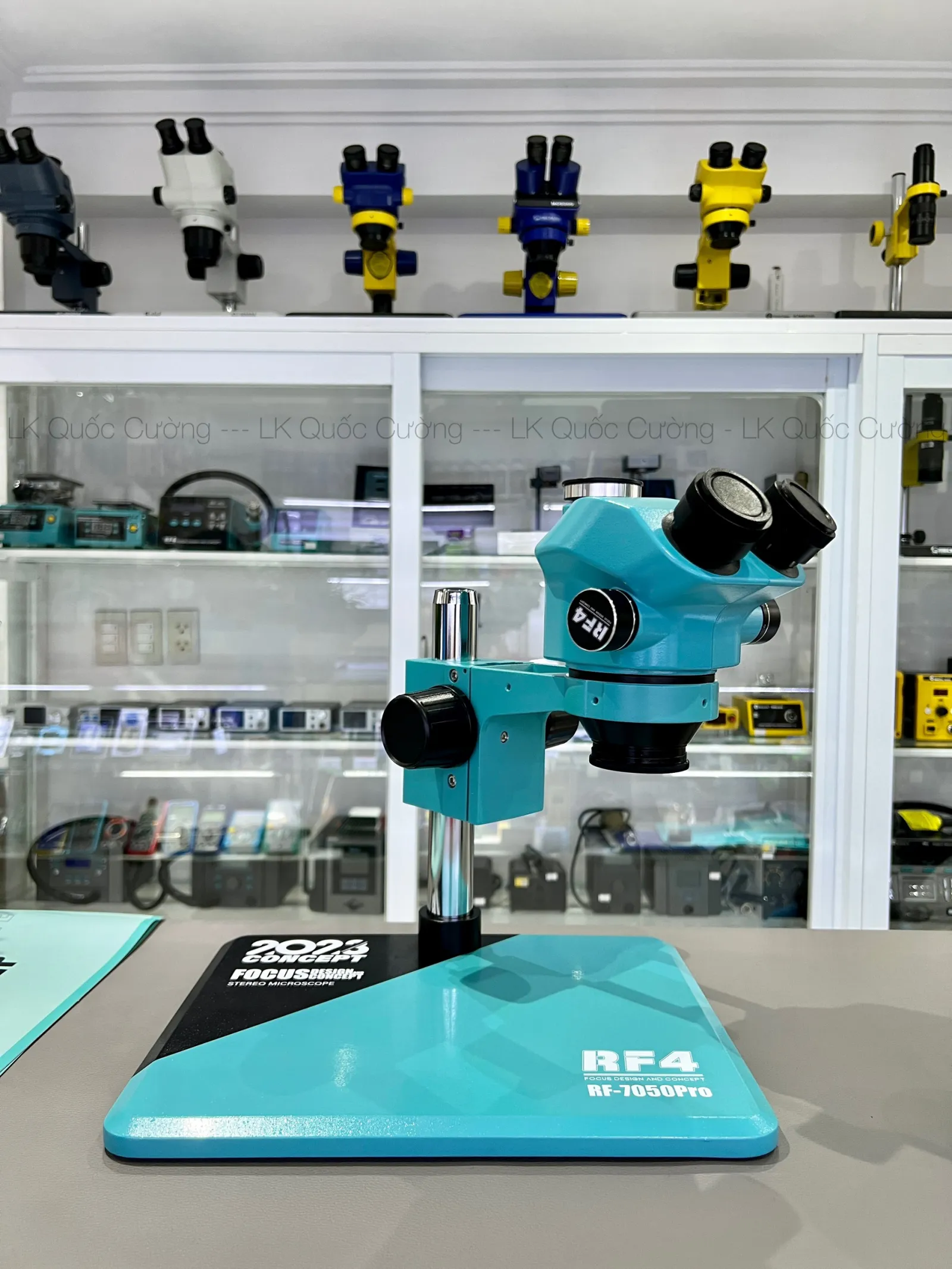 Kính hiển vi 3 mắt RF4 RF-7050Pro