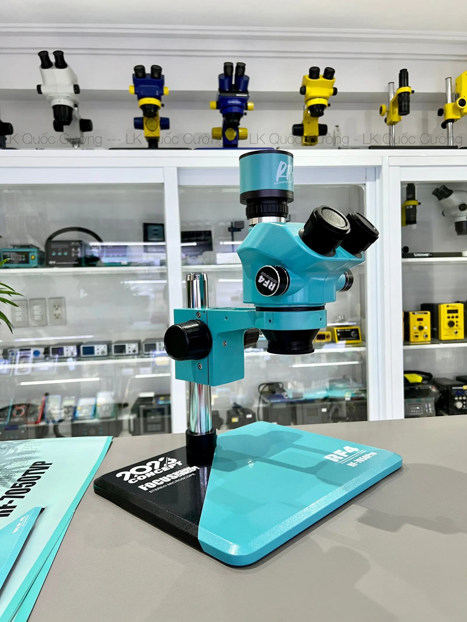 Kính hiển vi 3 mắt RF4 RF-7050Pro