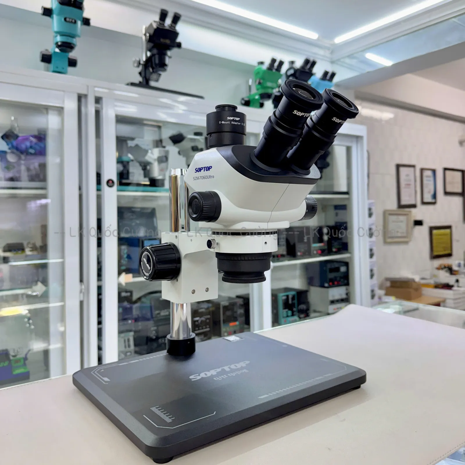 Kính hiển vi 3 mắt Soptop SZM-7060 Ultra