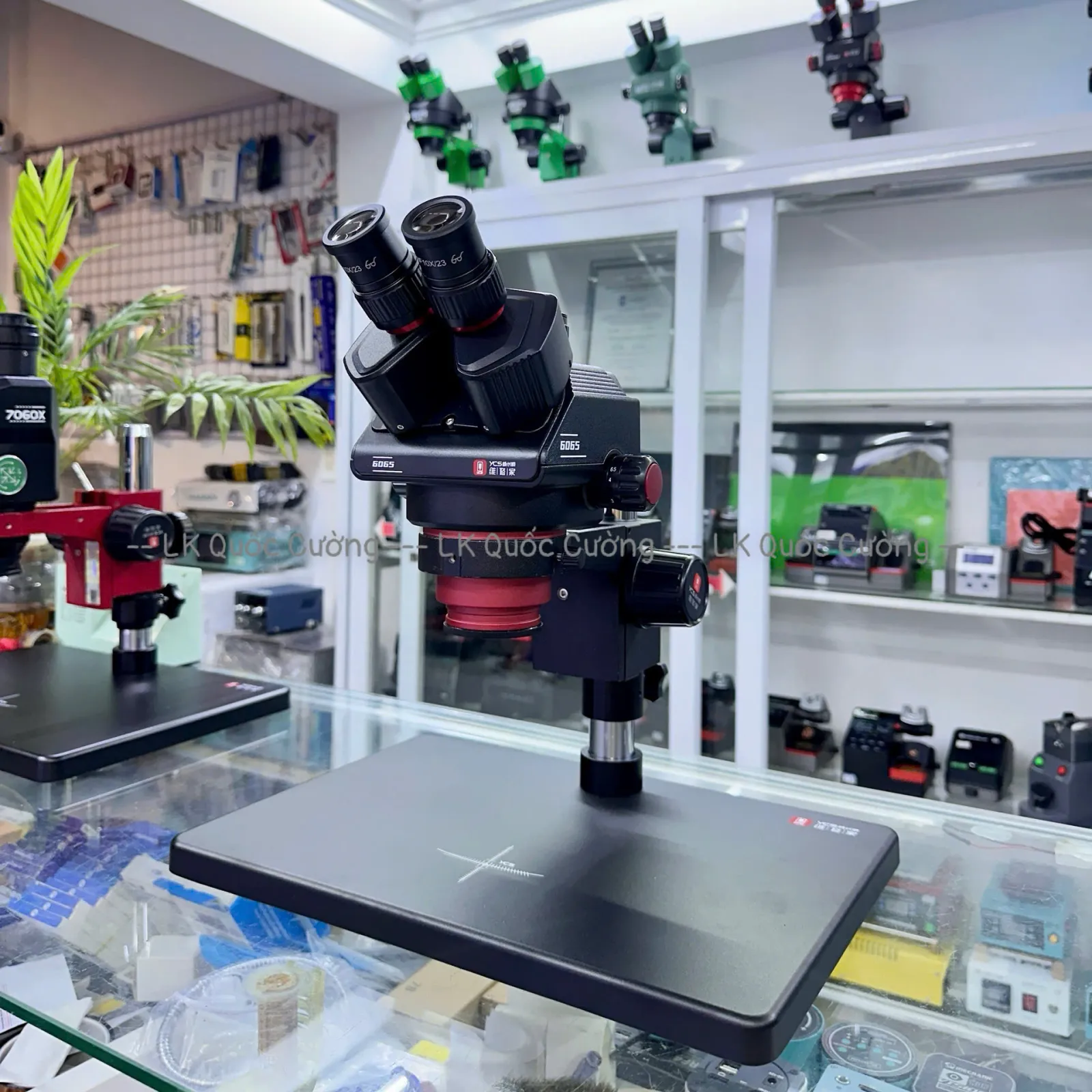 Kính hiển vi 3 mắt YCS 6065/ Zoom 65X