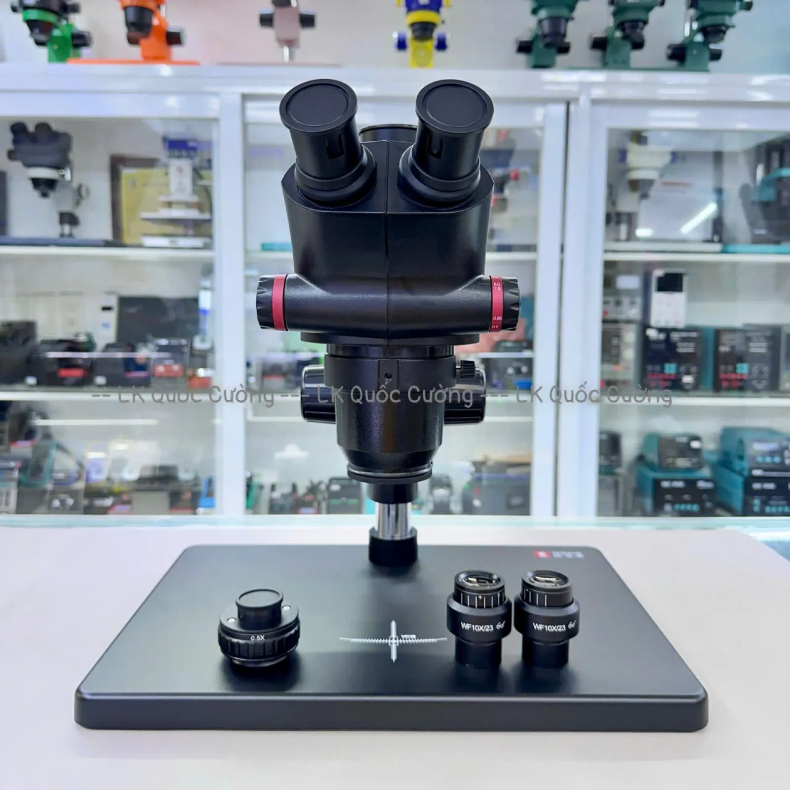 Kính hiển vi 3 mắt YCS 6575X