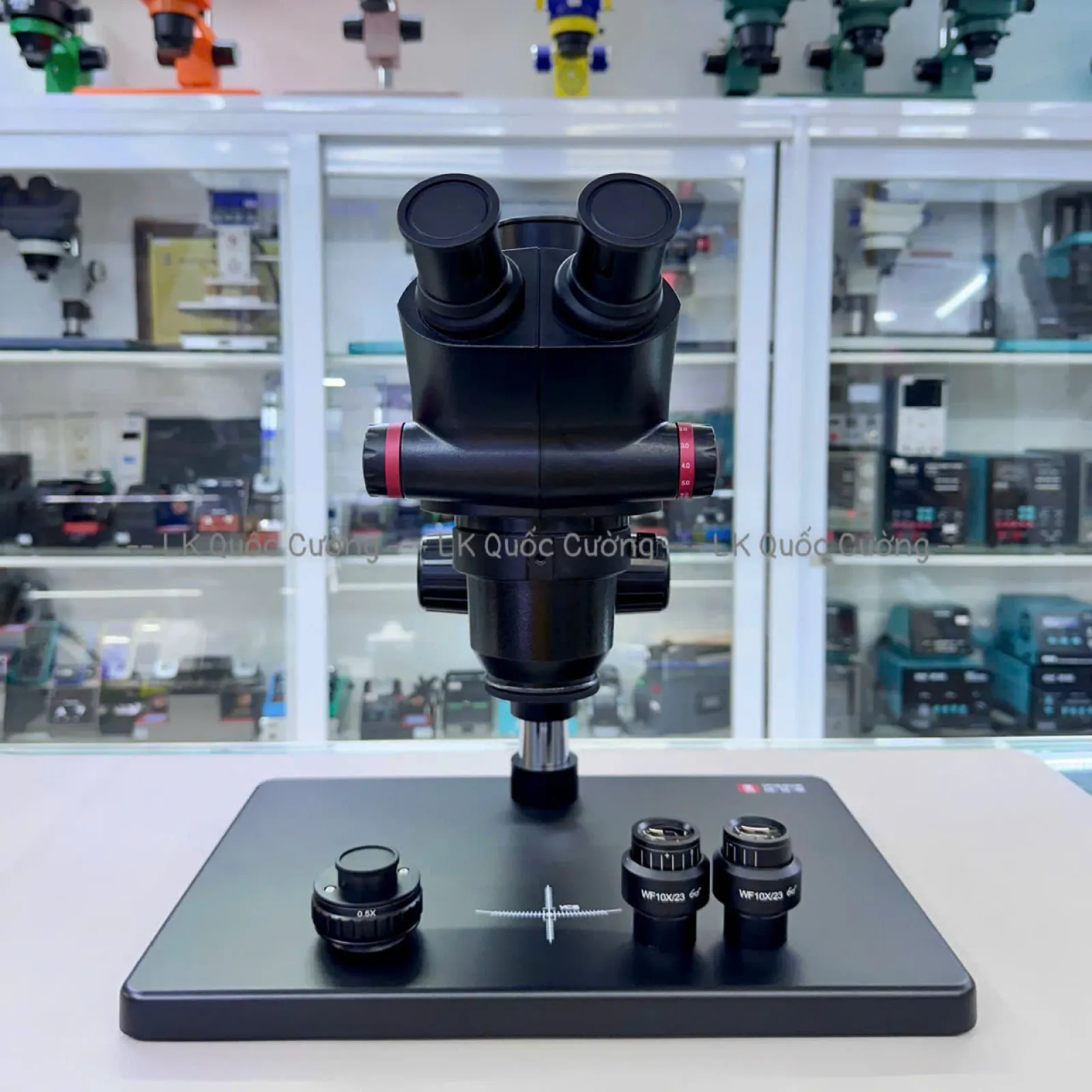 Kính hiển vi 3 mắt YCS 6575X