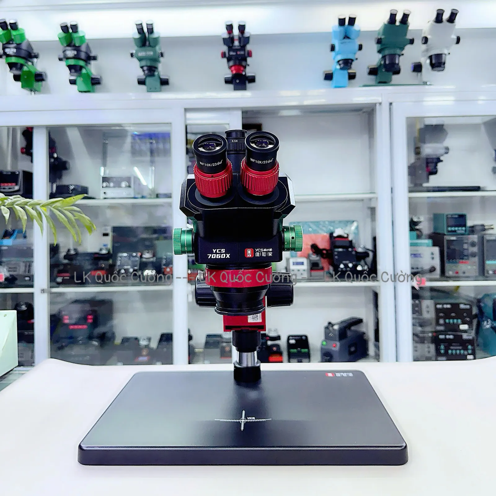 Kính hiển vi 3 mắt YCS 7060/ Zoom 6X