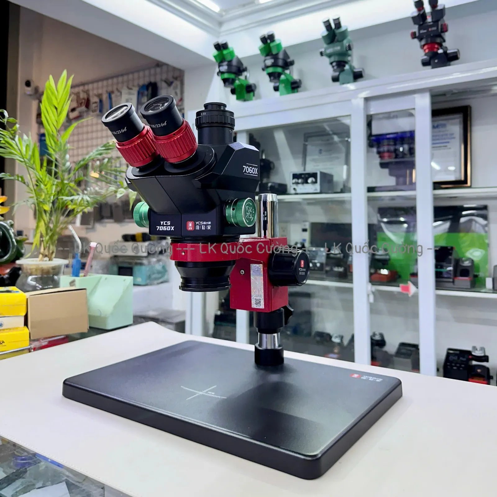 Kính hiển vi 3 mắt YCS 7060/ Zoom 6X