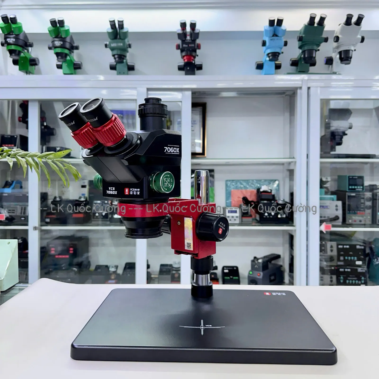 Kính hiển vi 3 mắt YCS 7060/ Zoom 6X