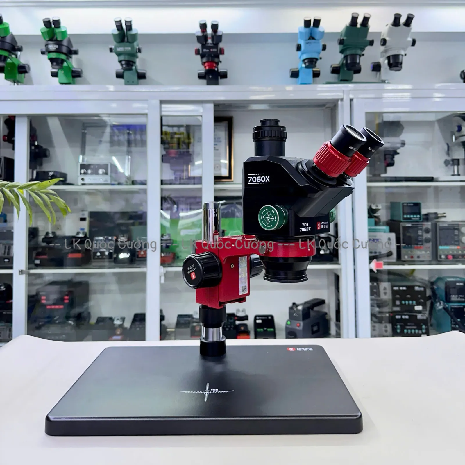 Kính hiển vi 3 mắt YCS 7060/ Zoom 6X