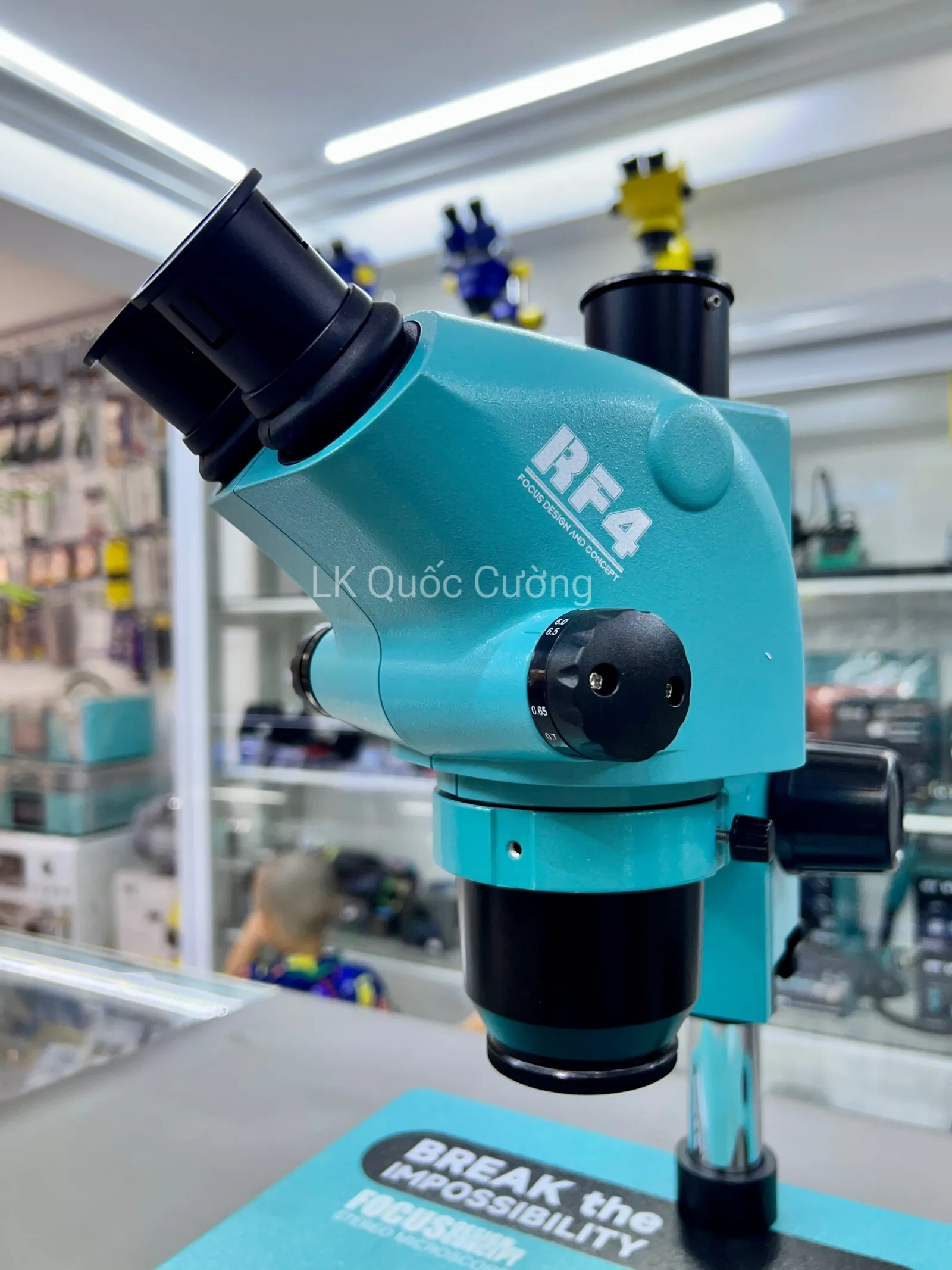 Kính hiển vi RF4 RF-6565TVP