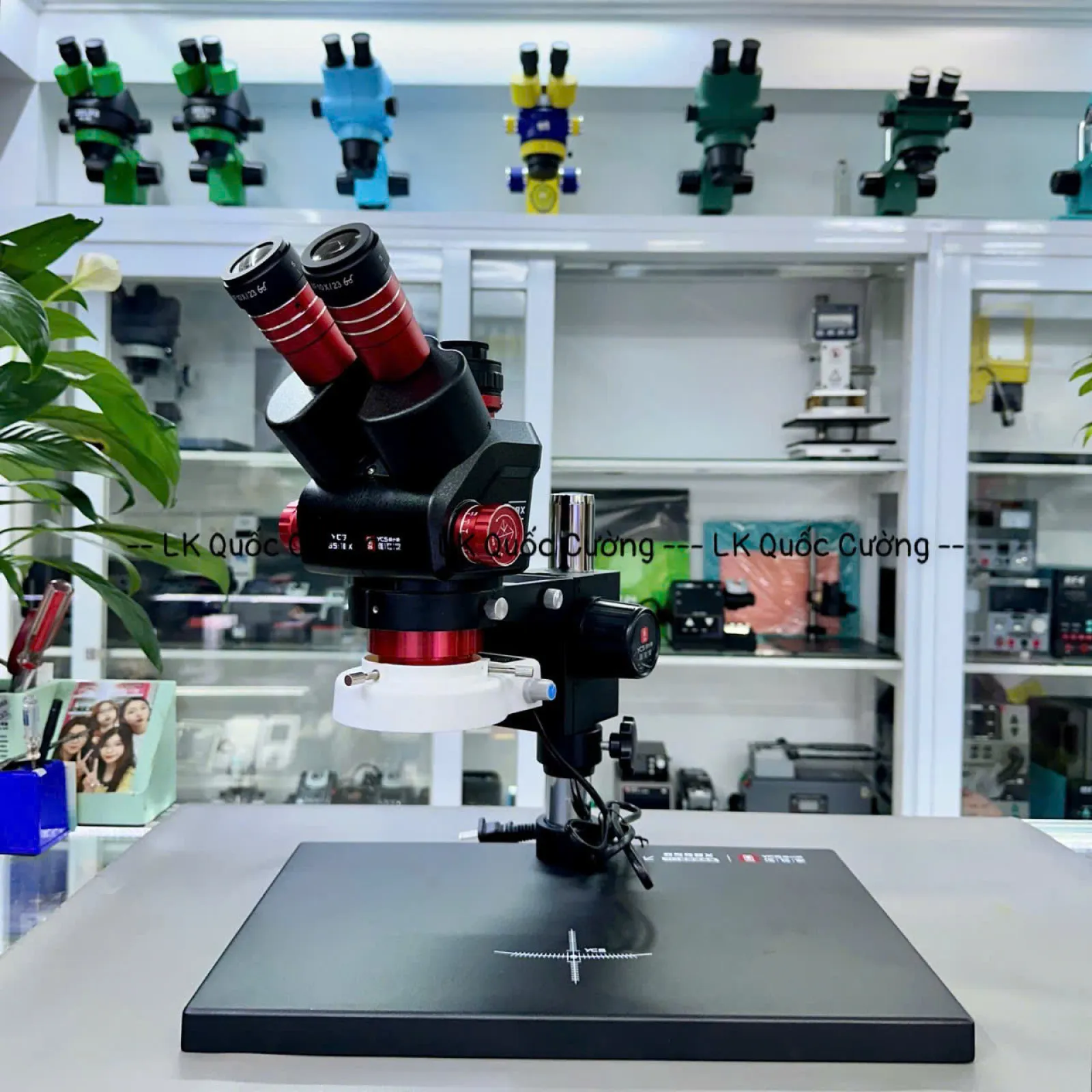 Kính hiển vi YCS 6558x