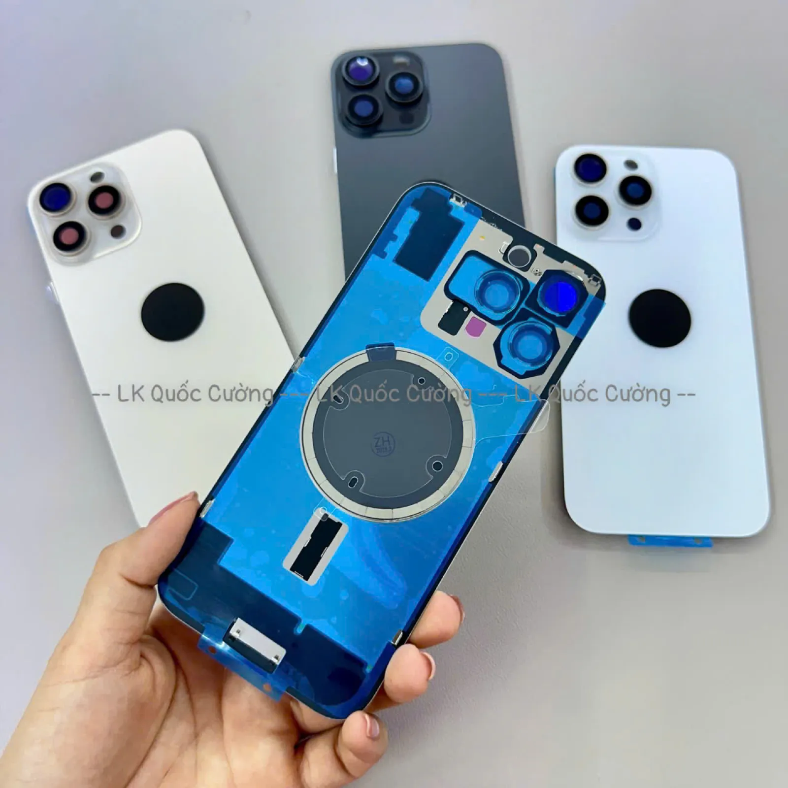 Kính Lưng 16PM Liền Camera