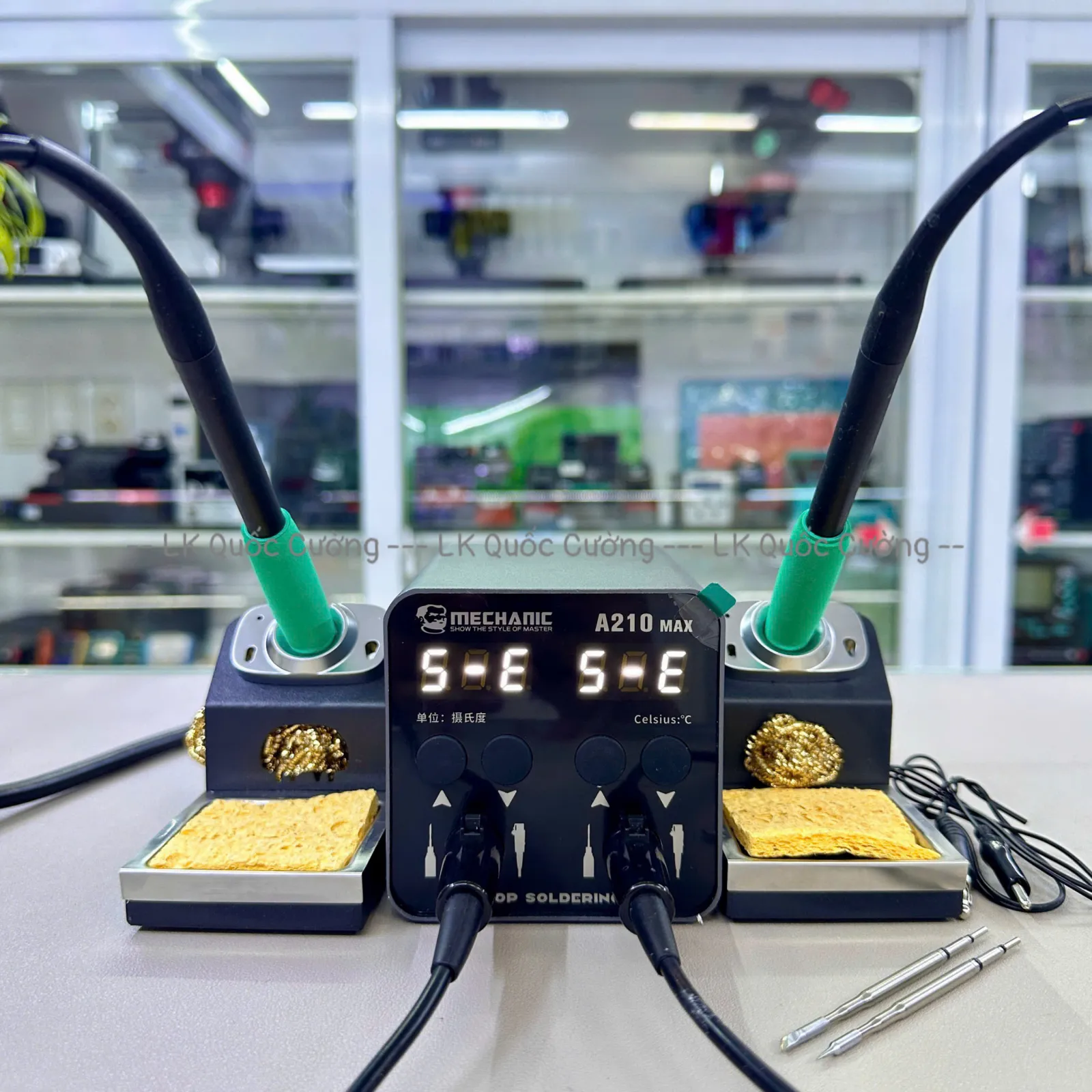Máy hàn 2 tay Mechanic A210 Max/ C210 kèm 2 mũi