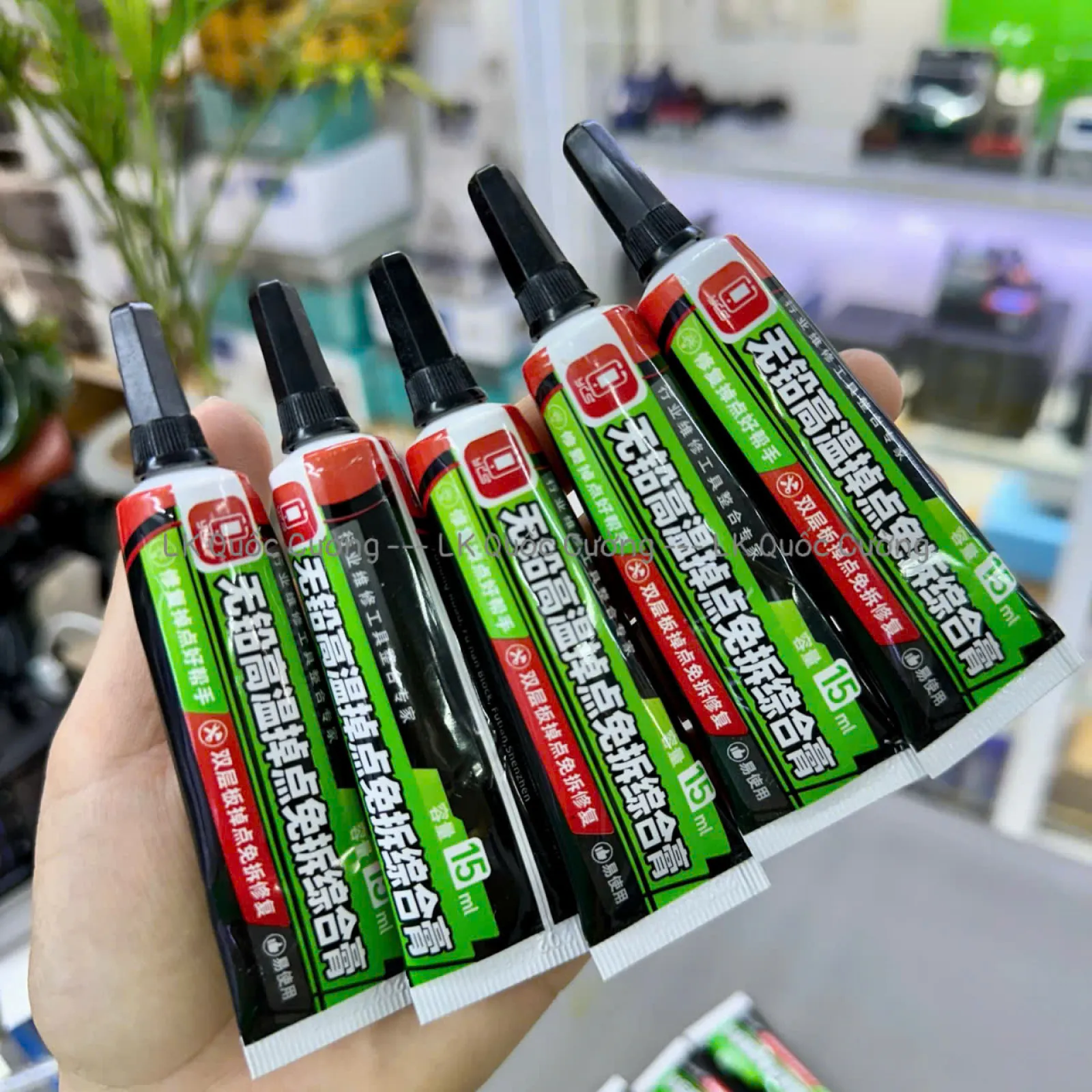 Mỡ hàn YCS làm sáng chân main