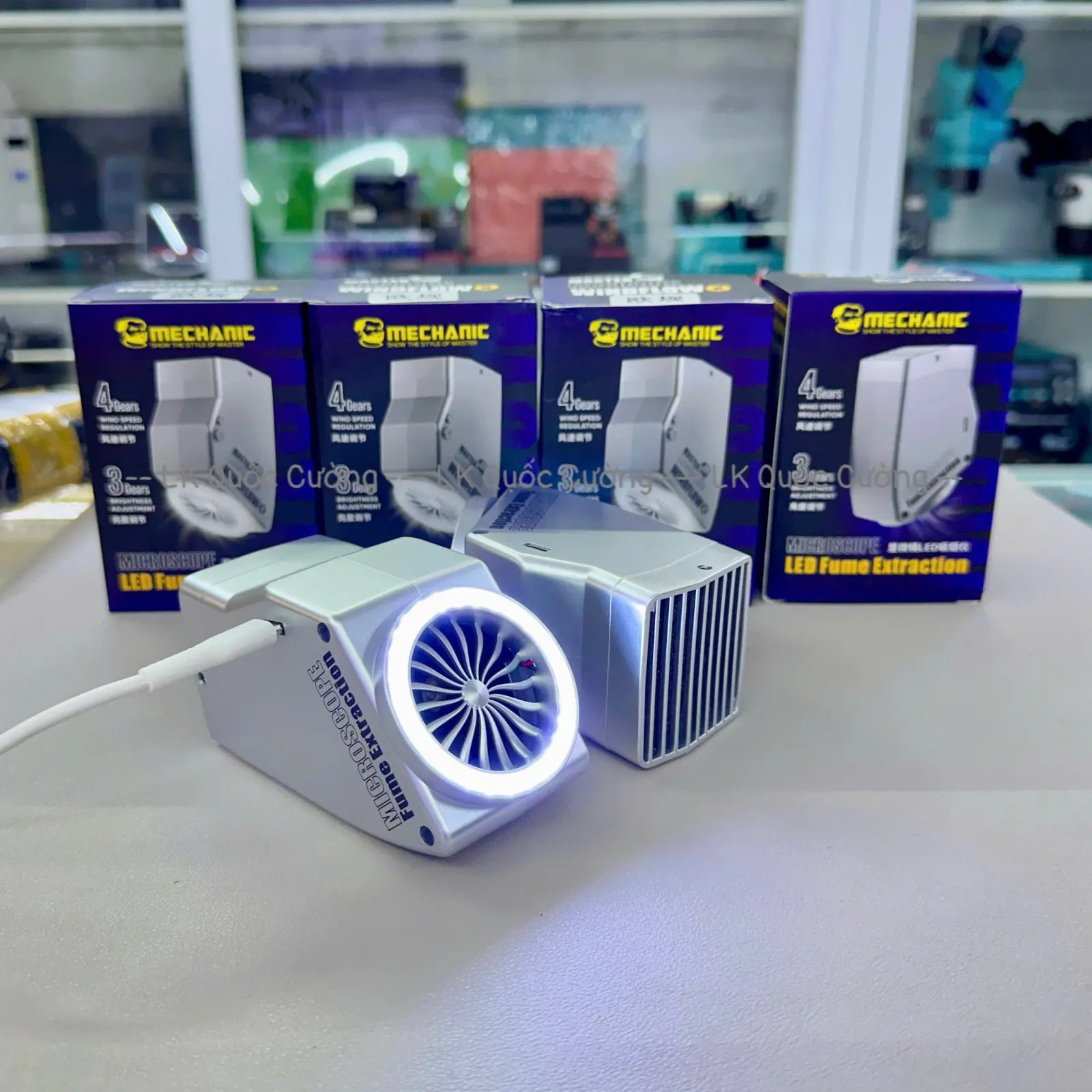 Quạt hút khói kèm đèn kính hiển vi Mechanic WindFlow X