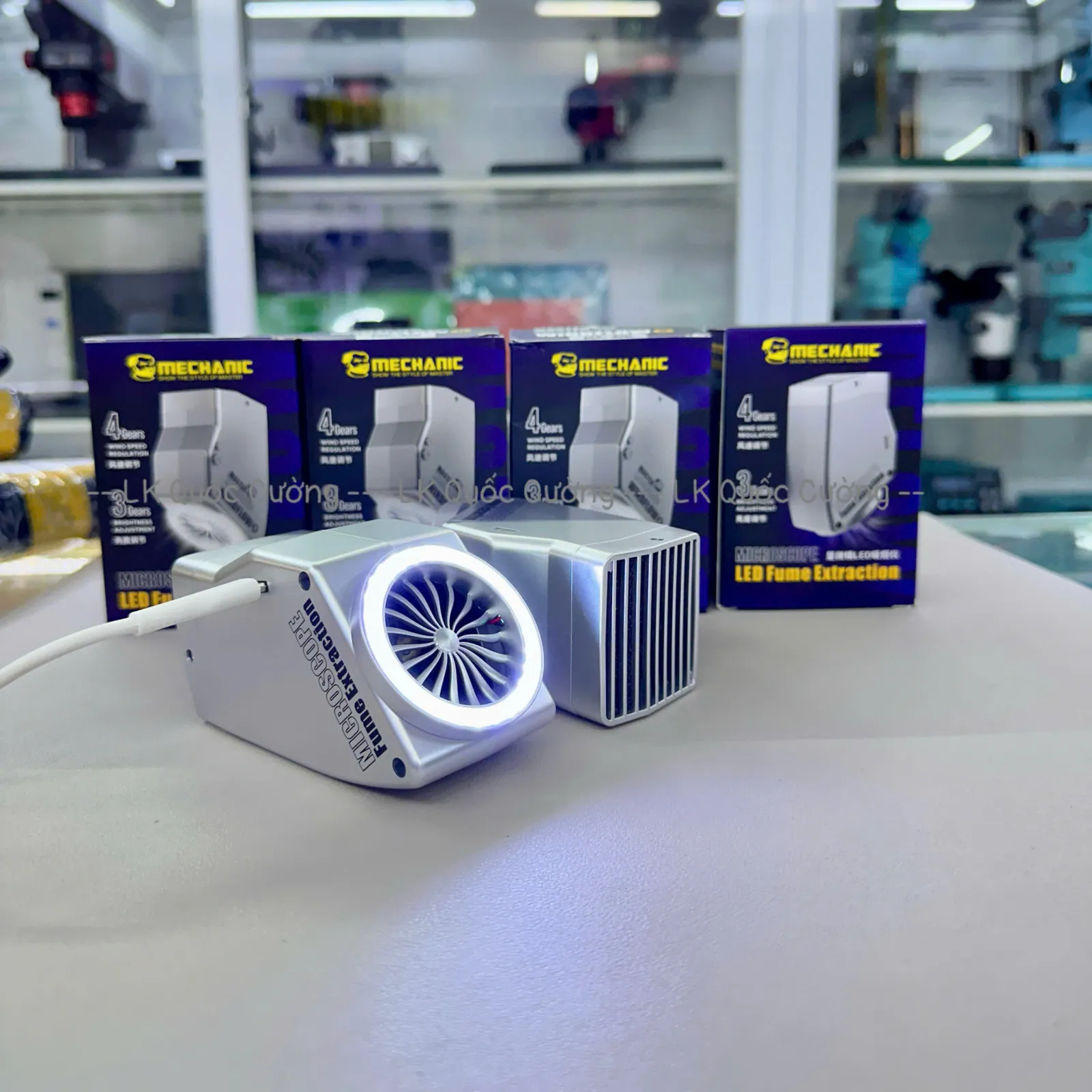 Quạt hút khói kèm đèn kính hiển vi Mechanic WindFlow X