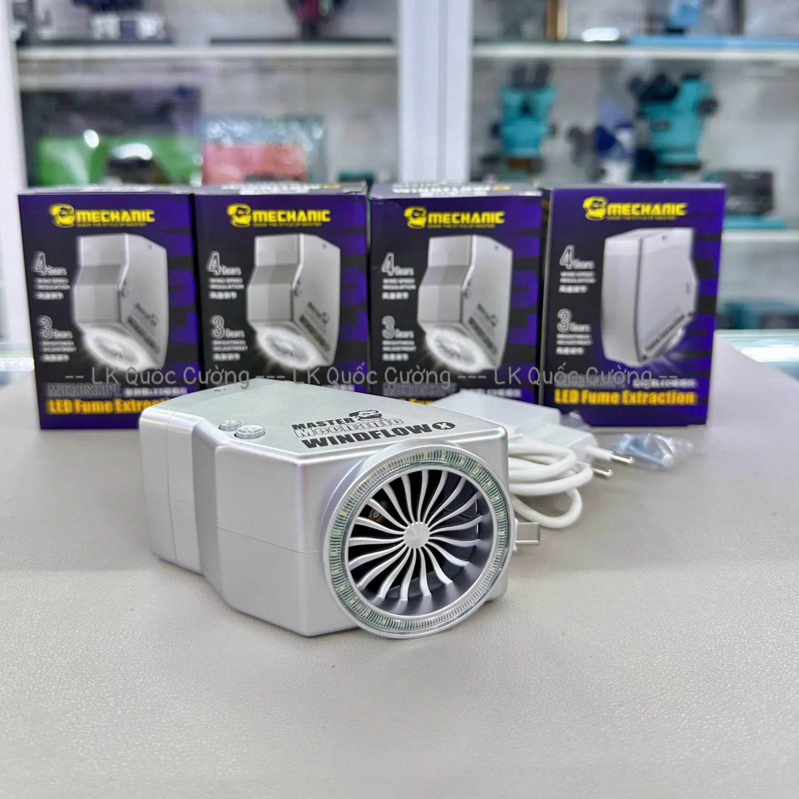Quạt hút khói kèm đèn kính hiển vi Mechanic WindFlow X