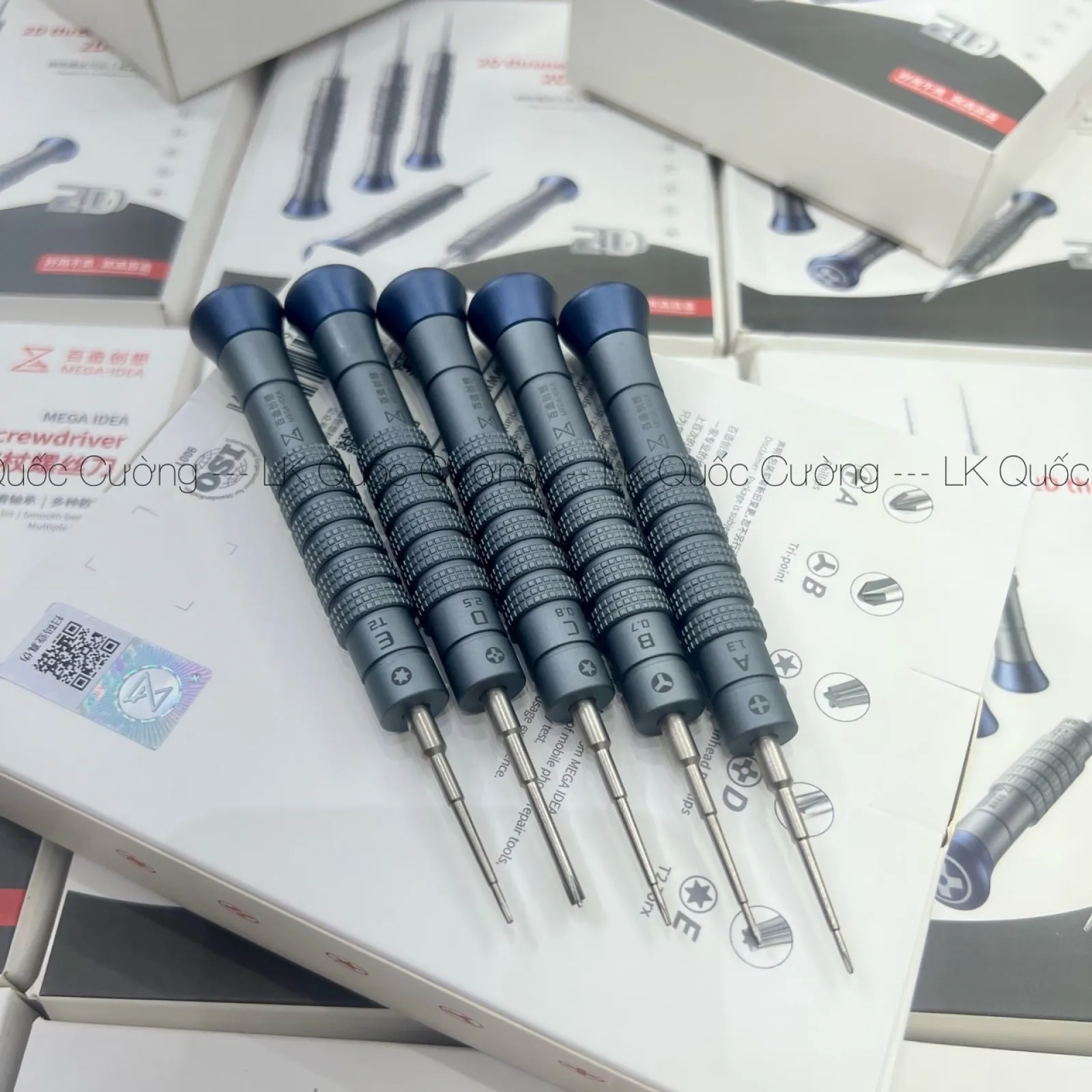 Vít 2D Throne Mega iDea