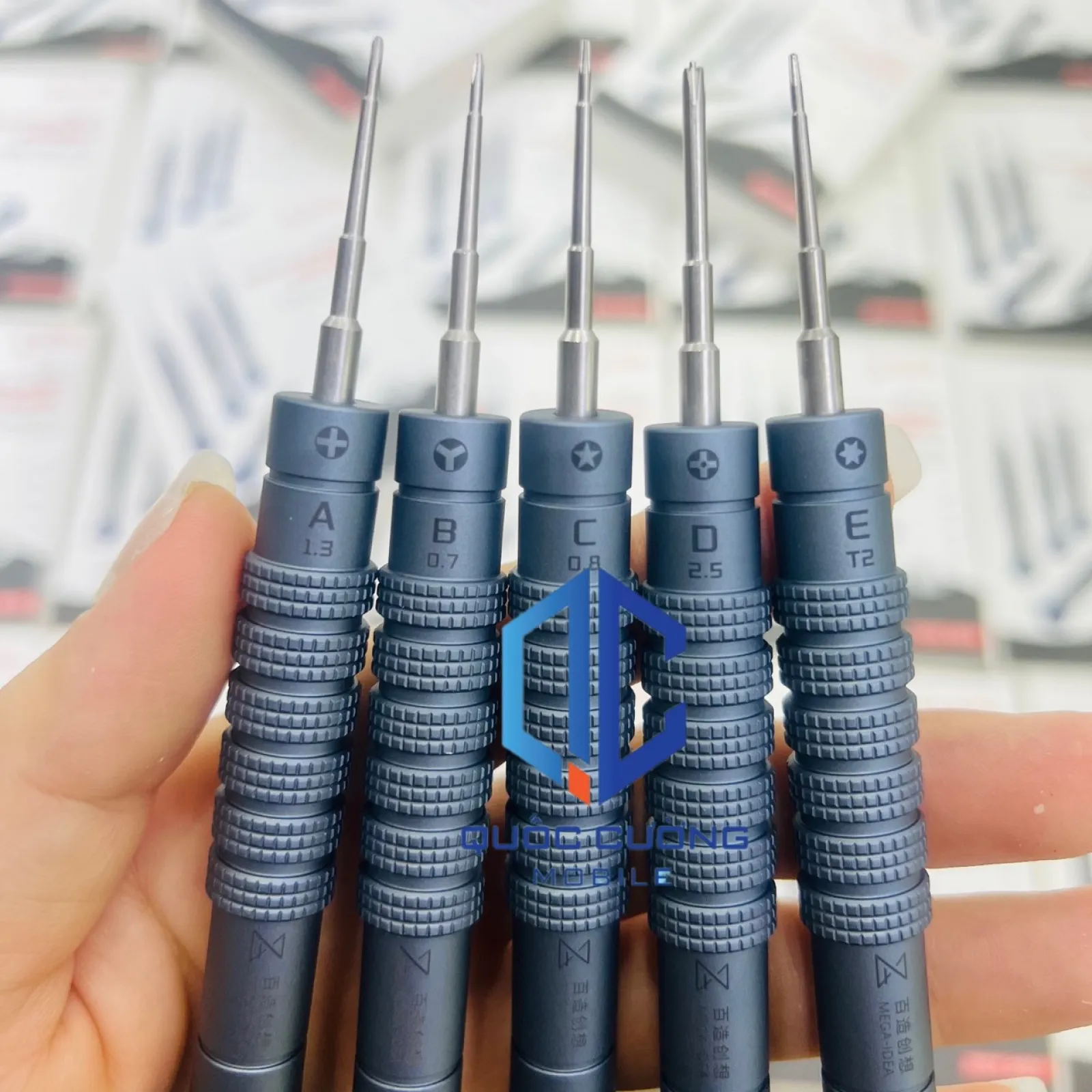 Vít 2D Throne Mega iDea